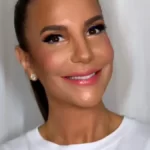 Ivete_Sangalo_exibe_closet_e_ostenta_bolsa_Chanel_de_R_45_mil_1
