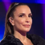 Ivete_Sangalo_exibe_closet_e_ostenta_bolsa_Chanel_de_R_45_mil_5