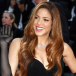 Shakira_ganha_colo_da_mae_e_registra_o_momento_2
