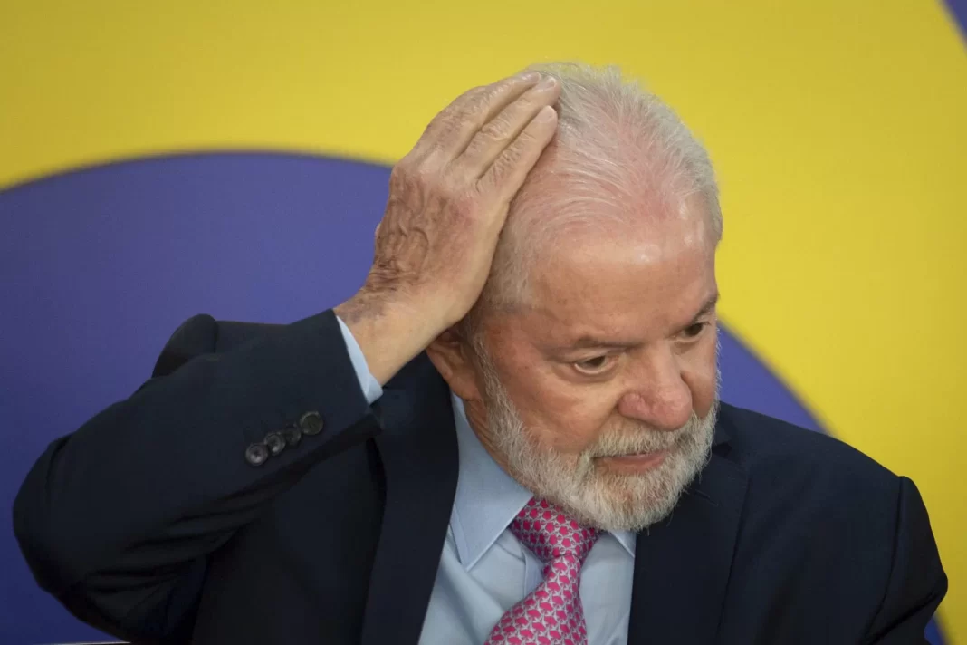 Pedido de impeachment de Lula ultrapassa 91 assinaturas na Câmara