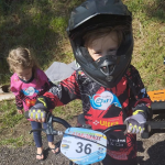Jovens pilotos de bike de Umuarama se destacam em competicao catarinense 1