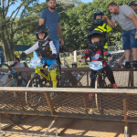 Jovens pilotos de bike de Umuarama se destacam em competicao catarinense 6