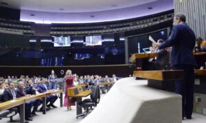 enio discurso 300x179 1
