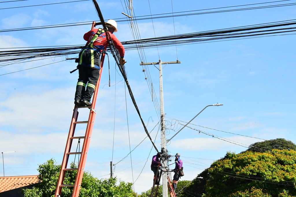 Trabalho conjunto entre municipio Copel e empresas regulariza fiacao antiga 1
