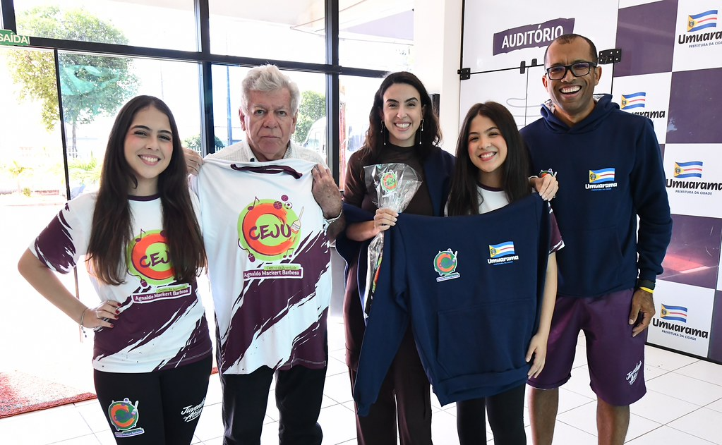 Ceju entrega novos uniformes a adolescentes e jovens 2