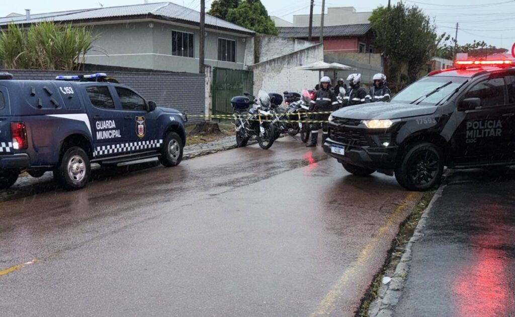 cmei sao braz curitiba homem invade armado faca foto cristiano vaz